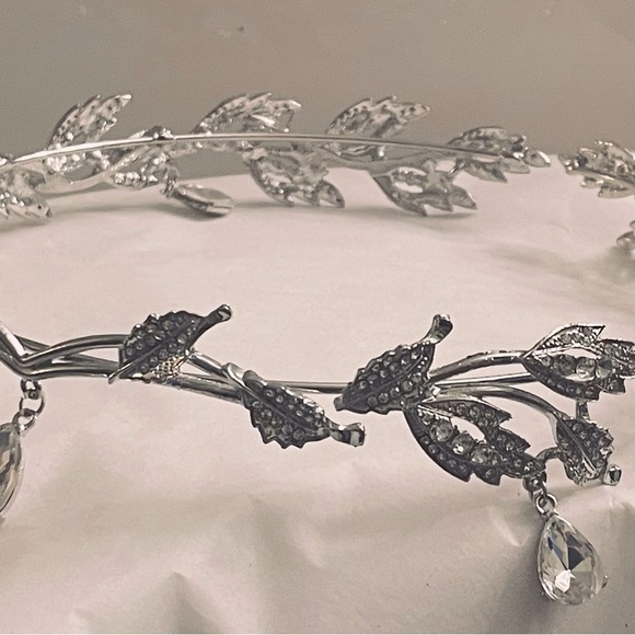 SIlver Tiara - Picture 5 of 5